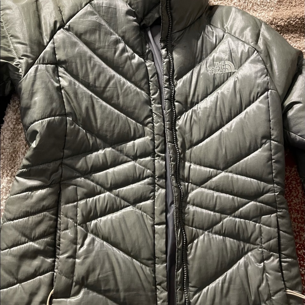 grey north face puffer size medium